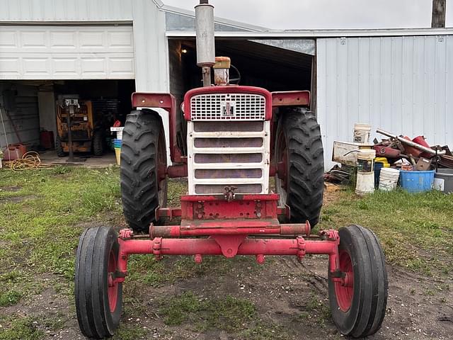 Image of Farmall 560  equipment image 1