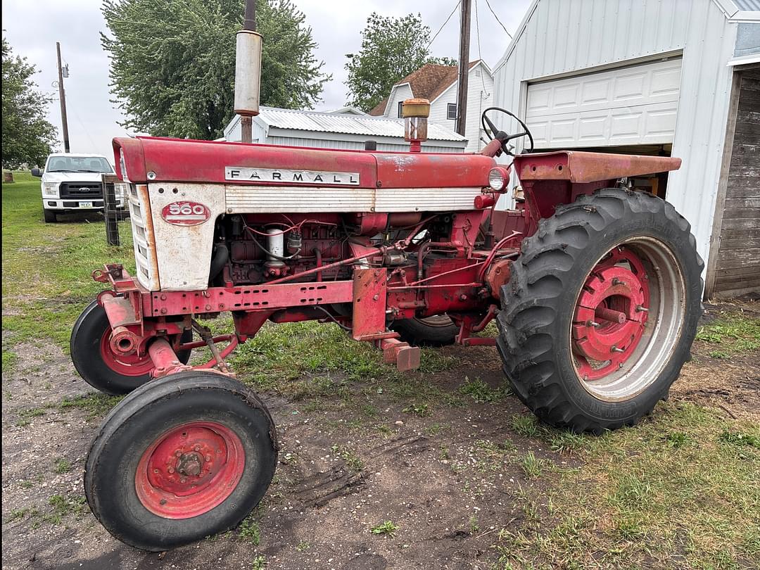 Image of Farmall 560  Primary image