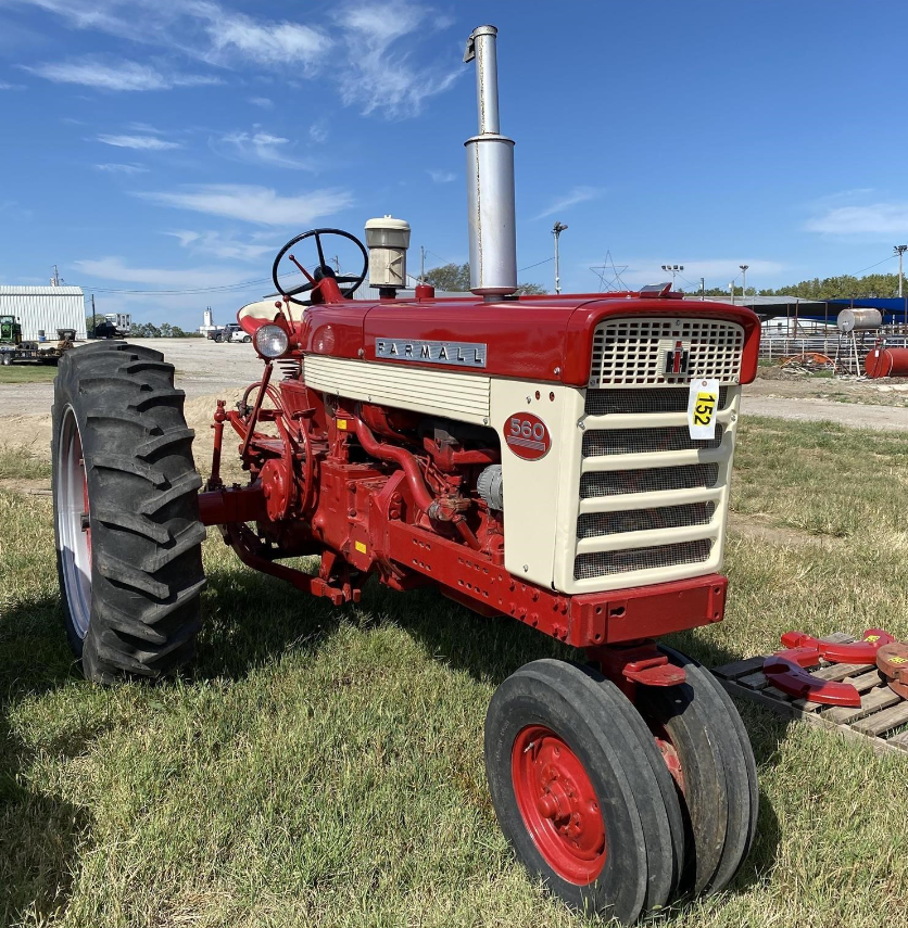 Main image International Harvester 560