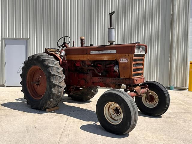 Image of Farmall 560  equipment image 1