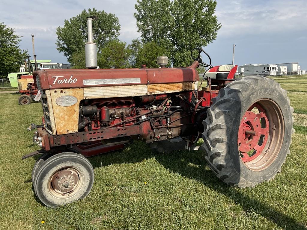 Main image Farmall 560 
