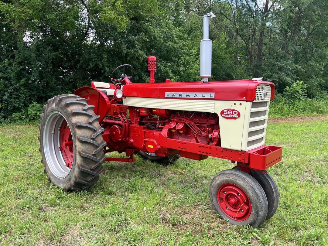 Image of Farmall 560  Primary image