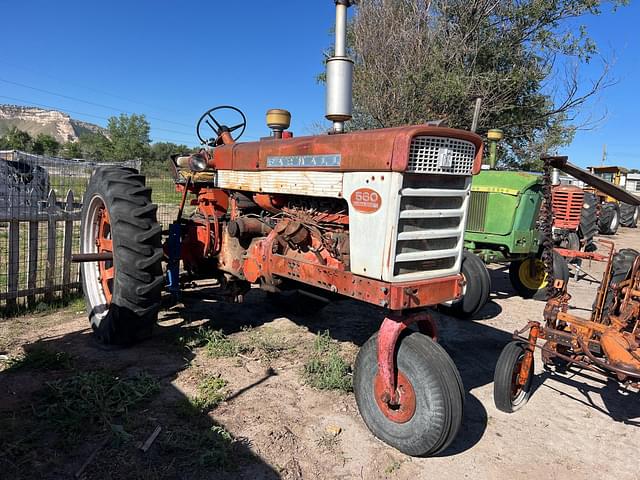 Image of Farmall 560  equipment image 1