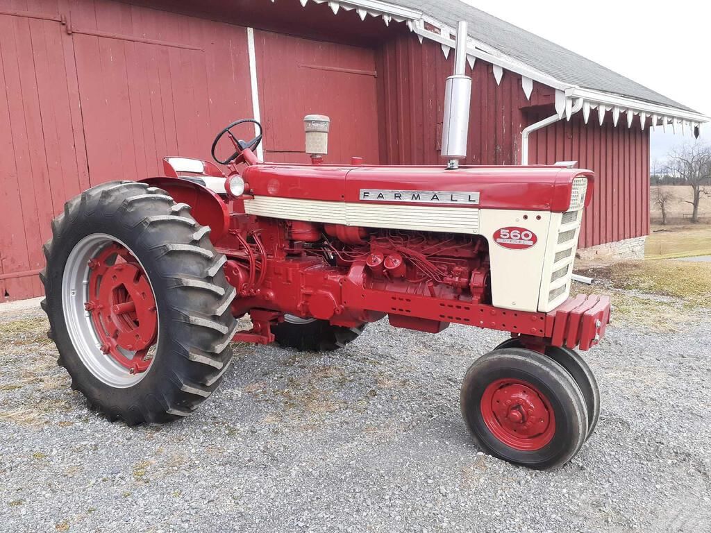 Main image International Harvester 560