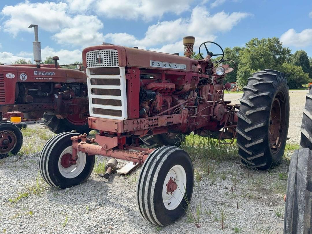 Image of Farmall 560  Primary image