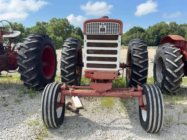 Image of Farmall 560  equipment image 1