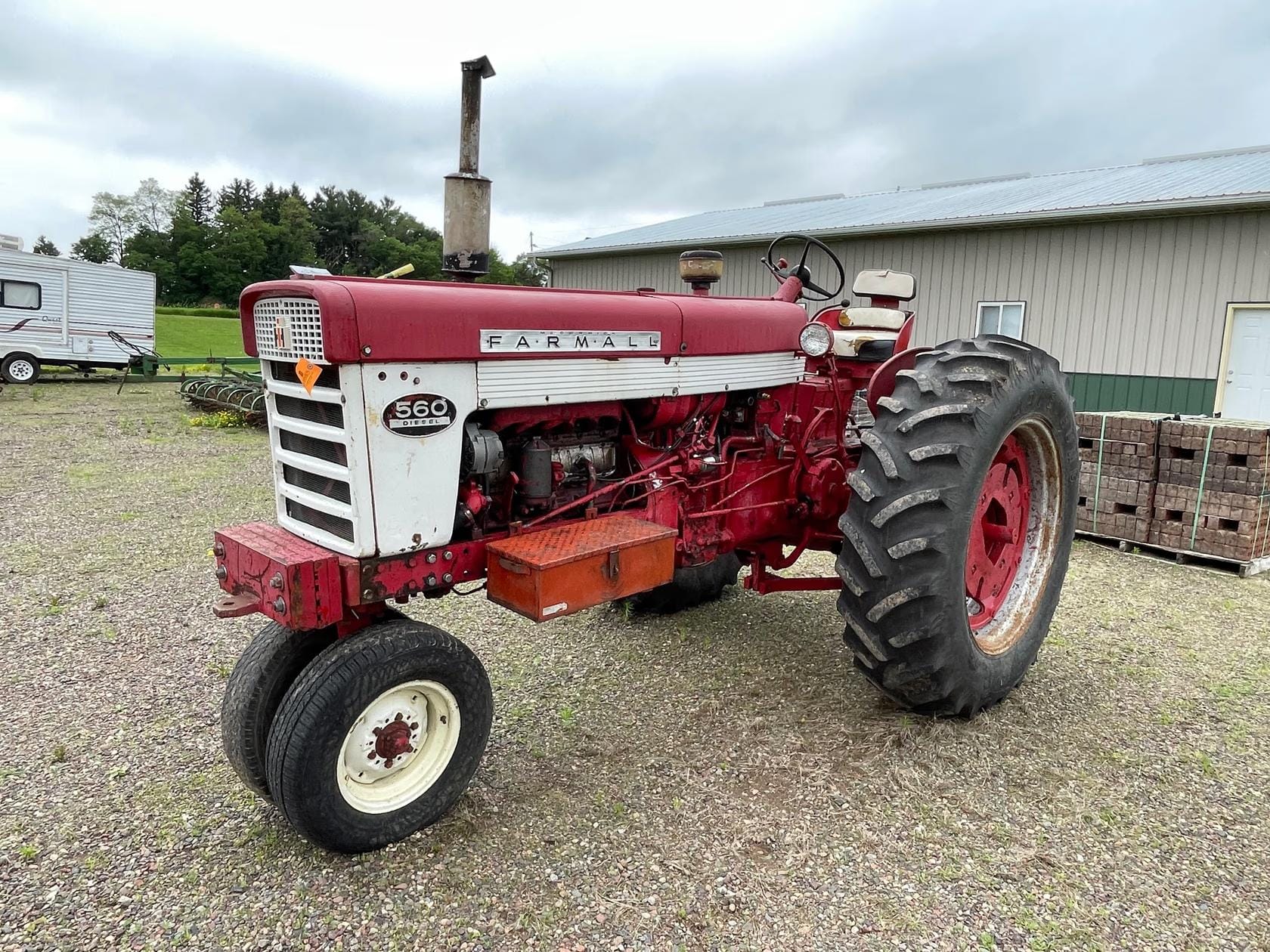 Farmall 560  Equipment Image0