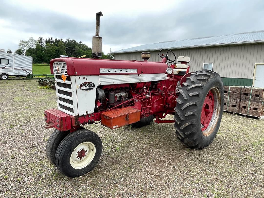 Image of Farmall 560 Primary image