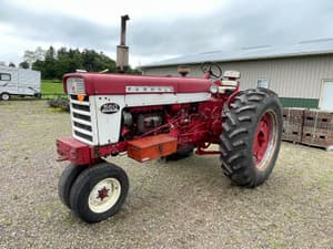Farmall 560 Image