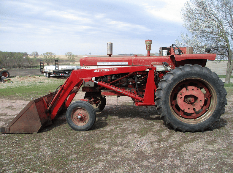 Image of Farmall 560  Primary Image
