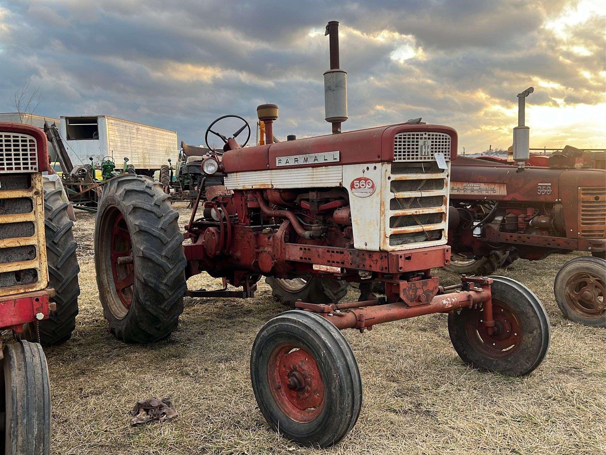 Main image Farmall 560 