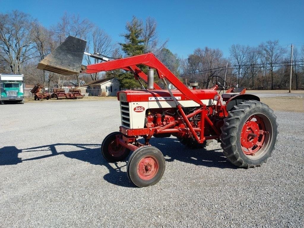 Main image Farmall 560 