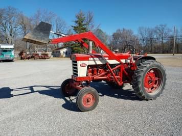 Main image Farmall 560