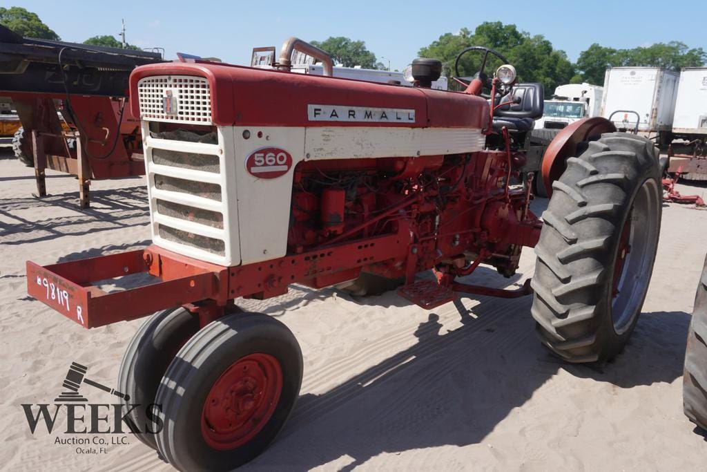 Main image International Harvester 560