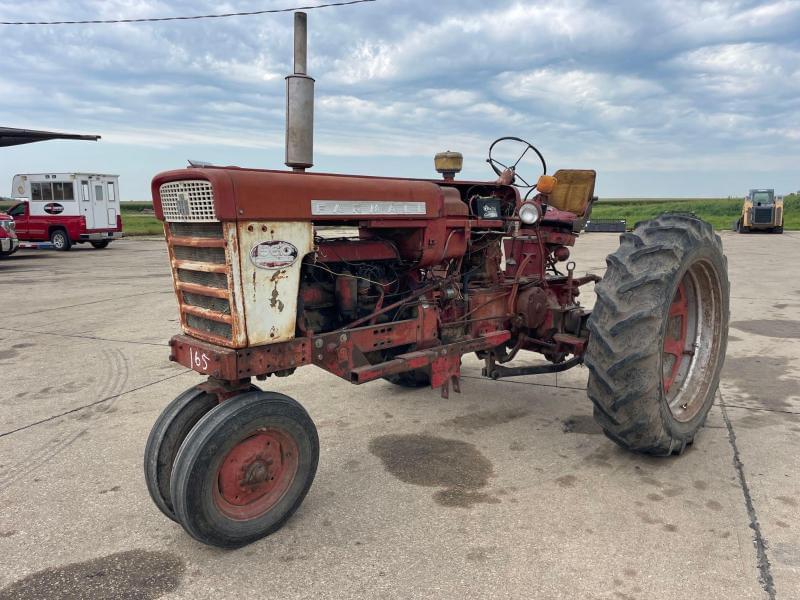 Image of Farmall 560  Primary image