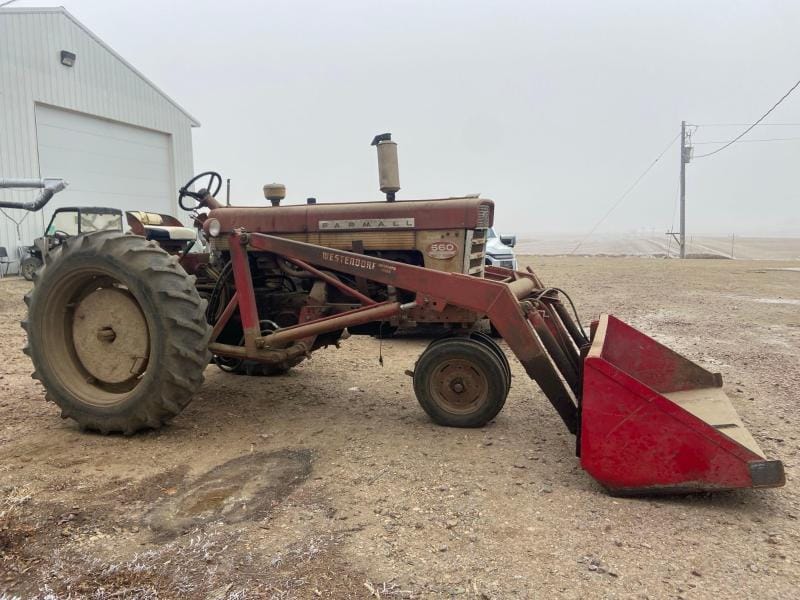 Main image Farmall 560 