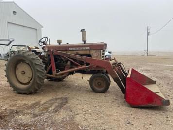 Main image Farmall 560