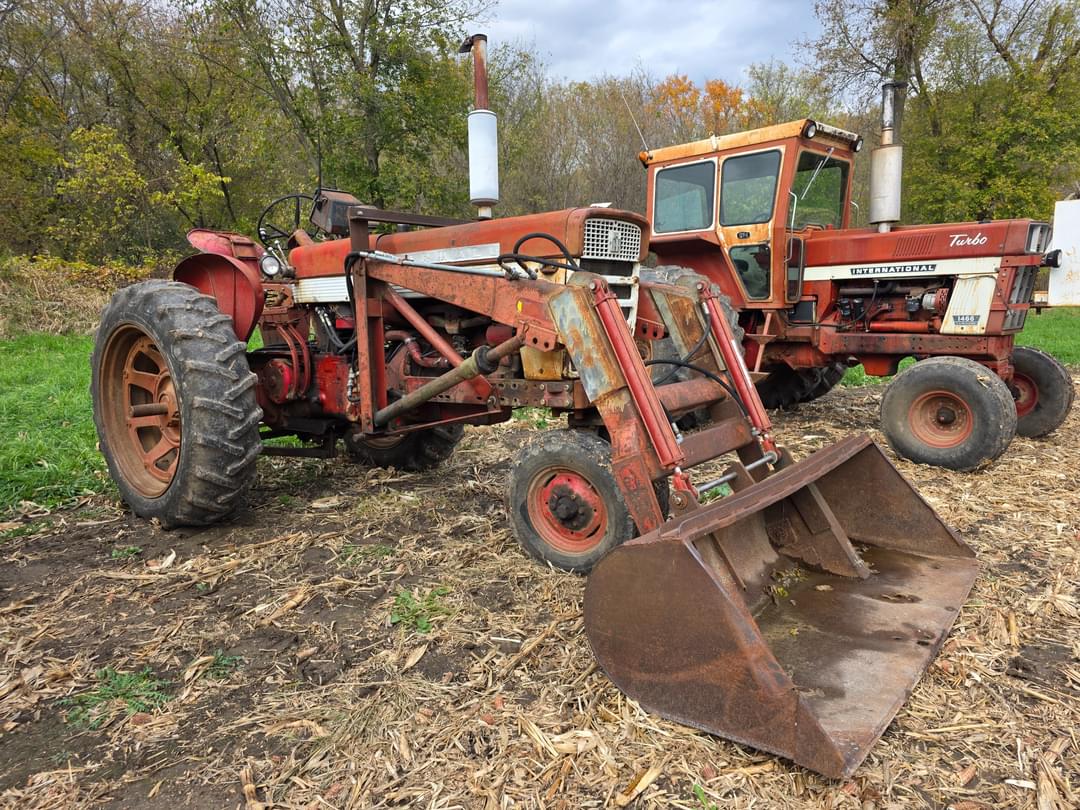 Image of Farmall 560  Primary image