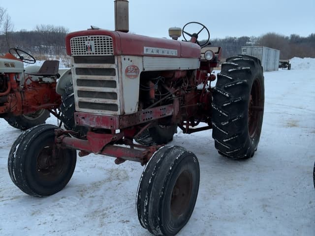 Image of International Harvester 560 equipment image 1