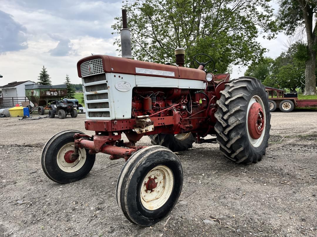 Image of Farmall 560  Primary image