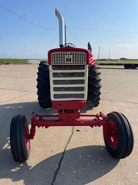 Image of Farmall 560  equipment image 1