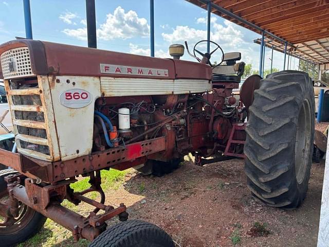 Image of Farmall 560  equipment image 1