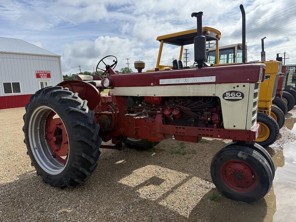Image of Farmall 560  Primary image