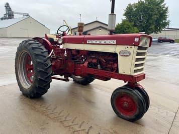 Main image Farmall 560