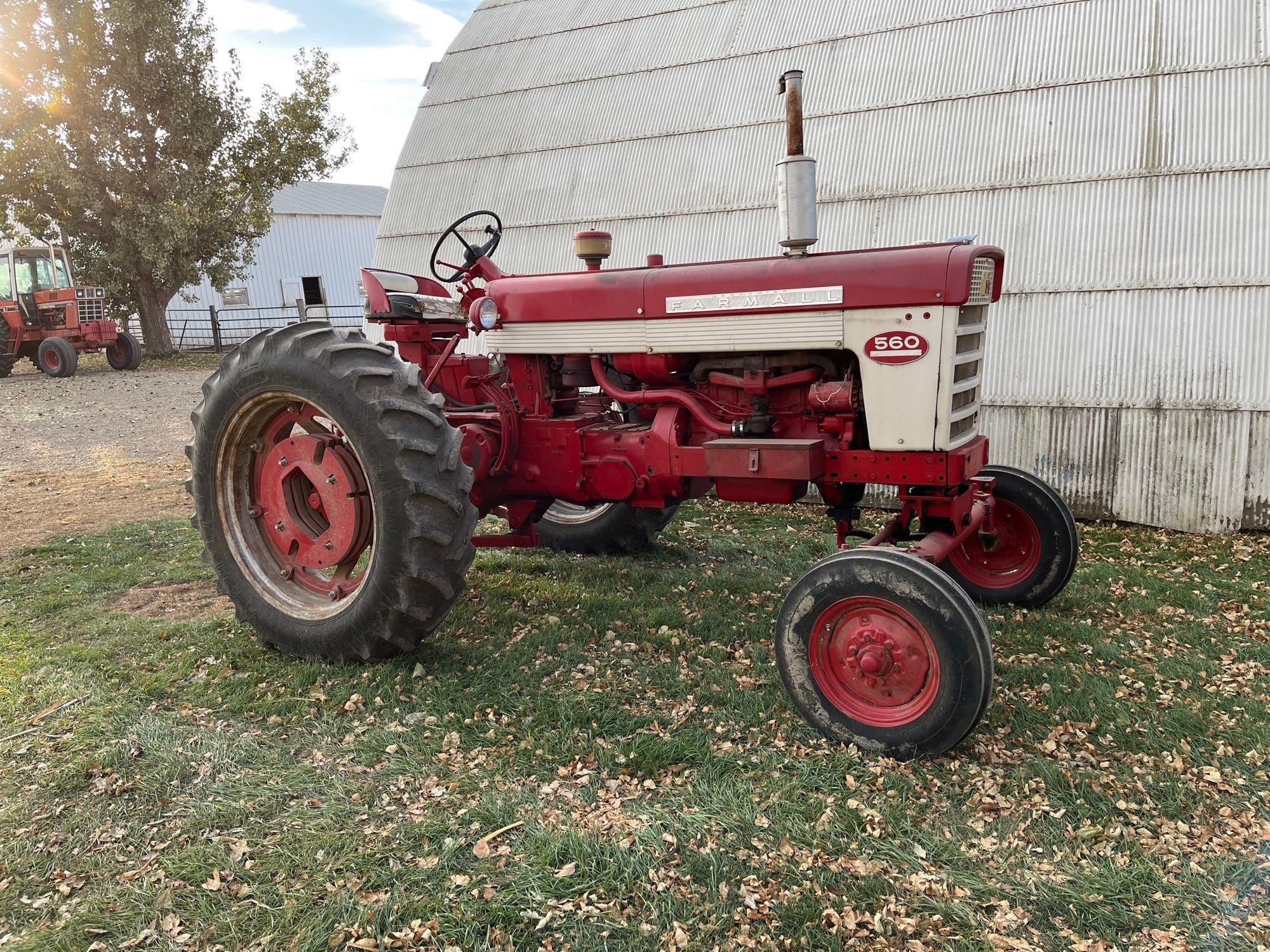 Main image International Harvester 560