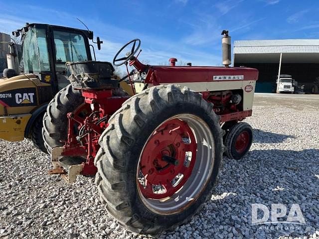 Image of Farmall 560  equipment image 2