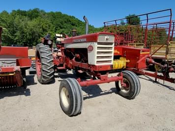 Main image International Harvester 560