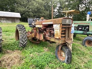 Main image Farmall 560