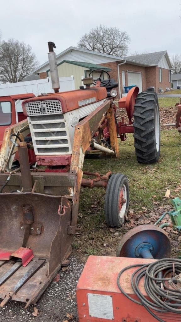 Image of Farmall 560  Image 0