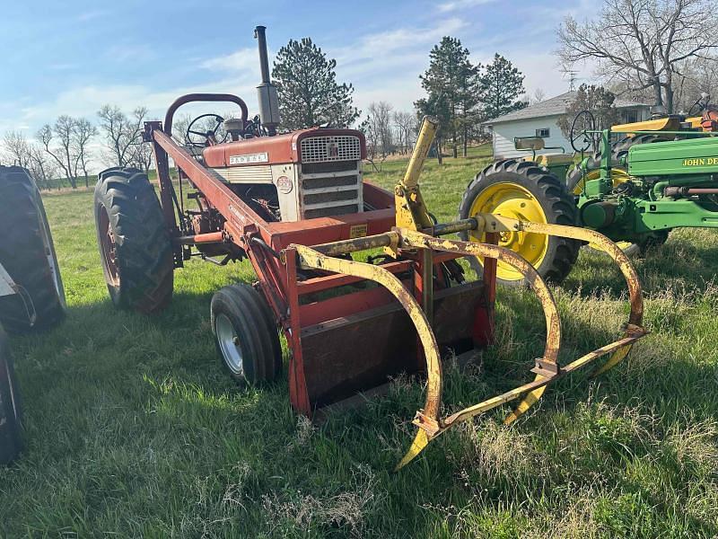 Image of Farmall 560  Primary image