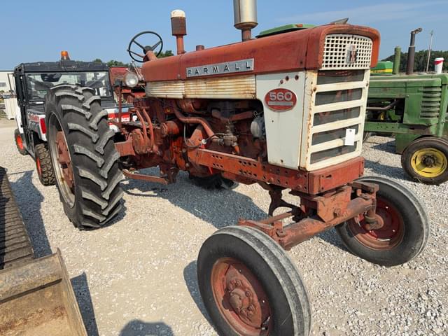 Image of Farmall 560  equipment image 4
