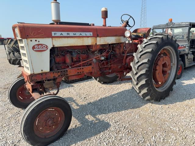 Image of Farmall 560  equipment image 1