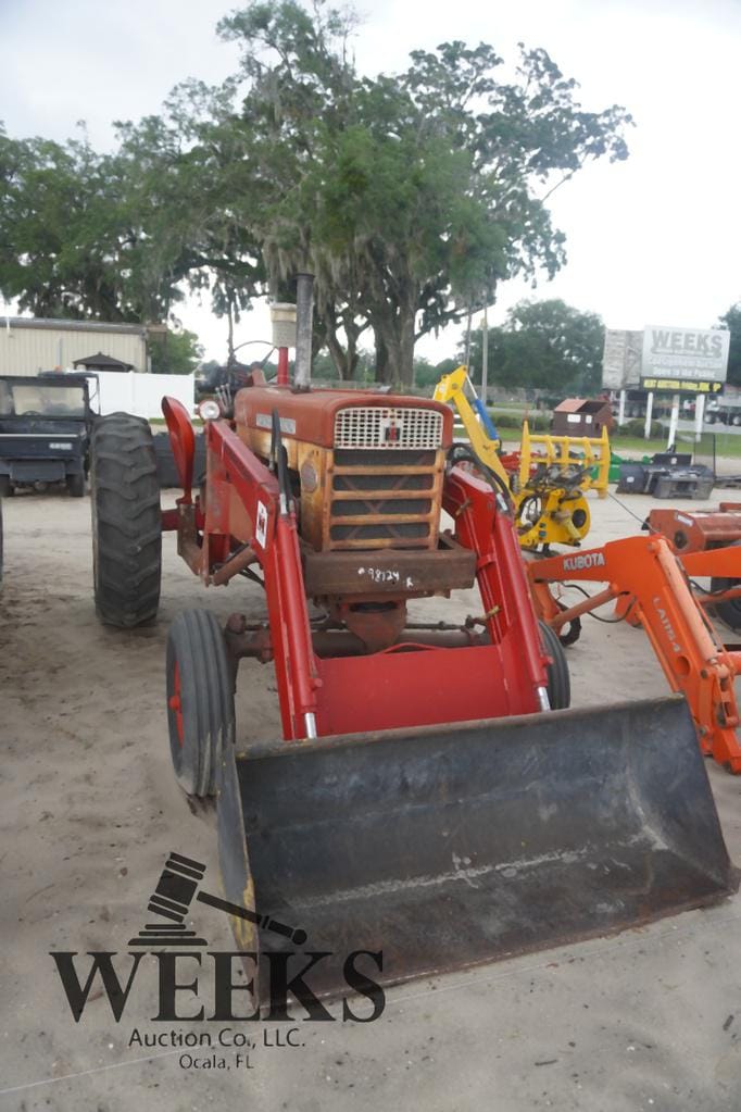 Main image Farmall 560 