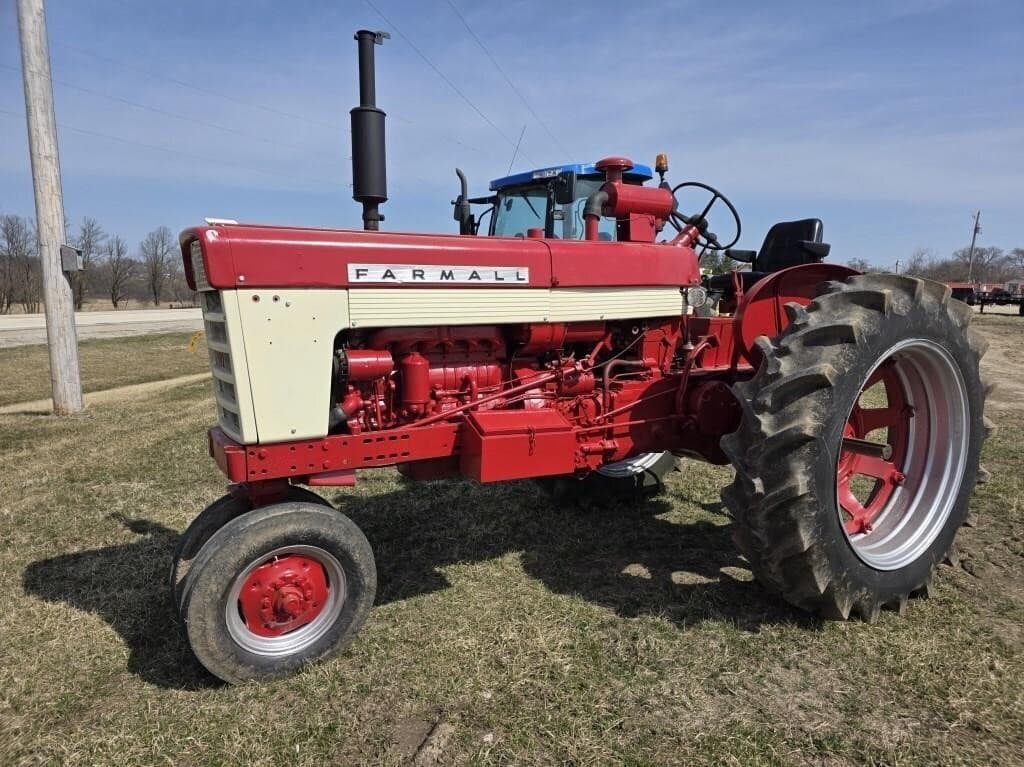 Image of Farmall 560D Primary image