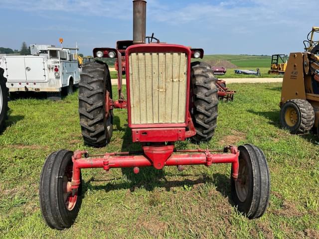 Image of Farmall 656 equipment image 1