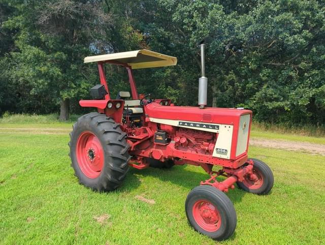 Image of Farmall 656 equipment image 1