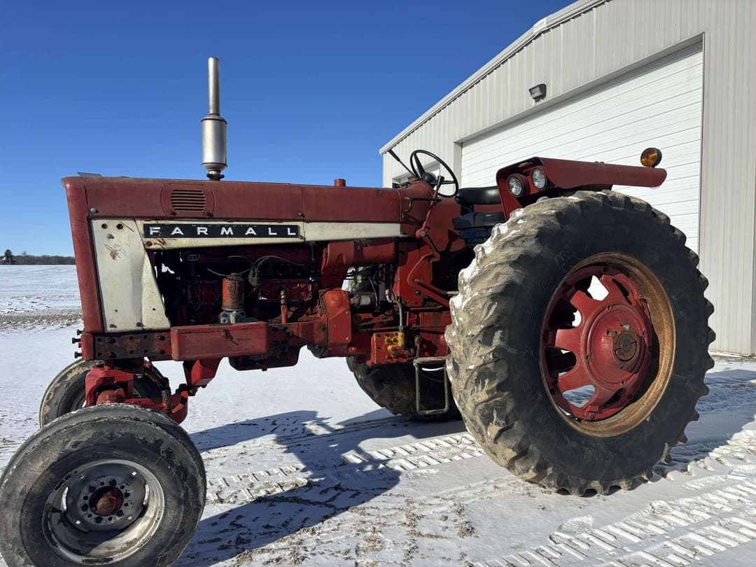 Image of Farmall 656 Primary image