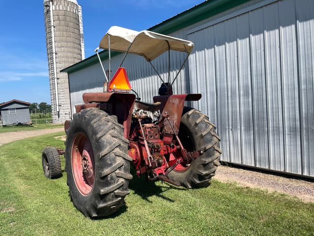 Image of Farmall 656 equipment image 4