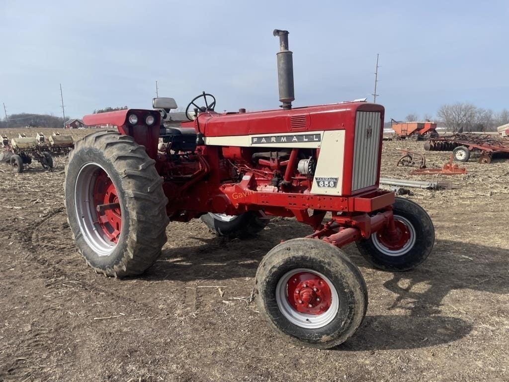 Main image International Harvester 656