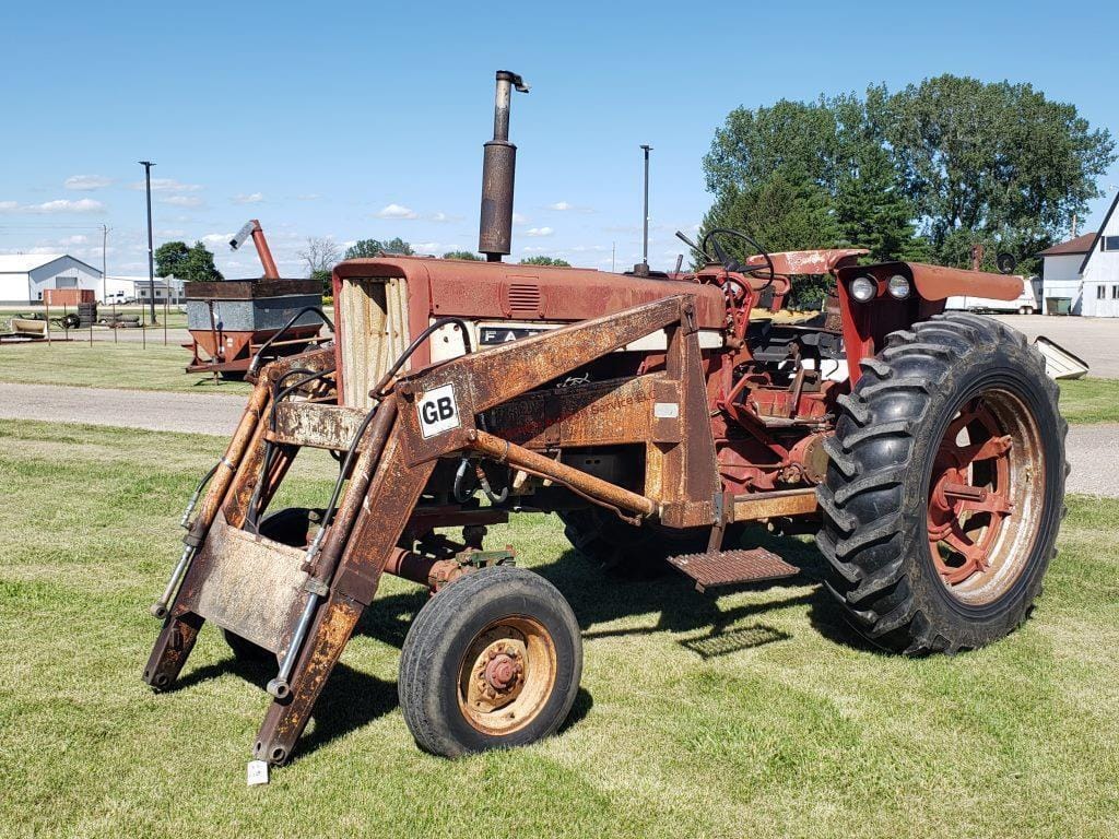 Main image Farmall 656