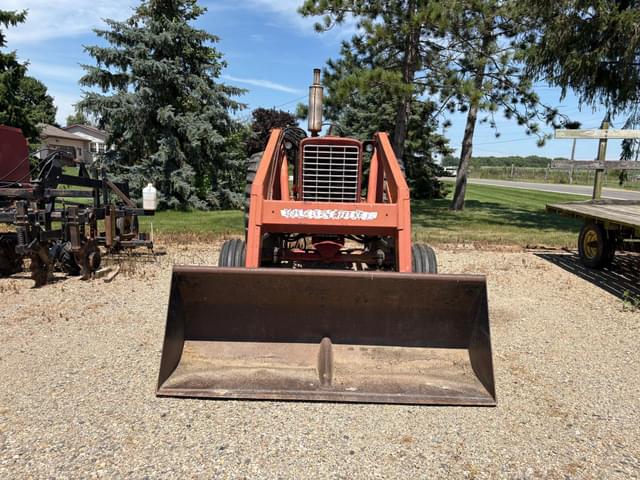Image of Farmall 656 equipment image 2