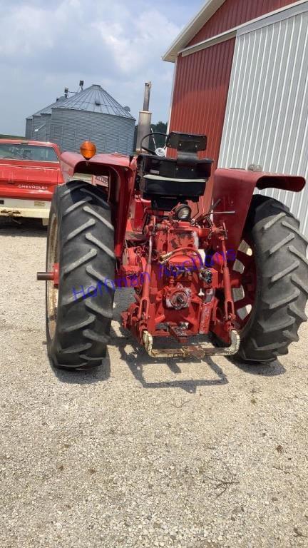 Image of Farmall 656 equipment image 1