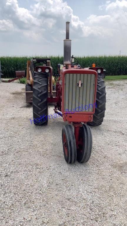Image of Farmall 656 equipment image 4