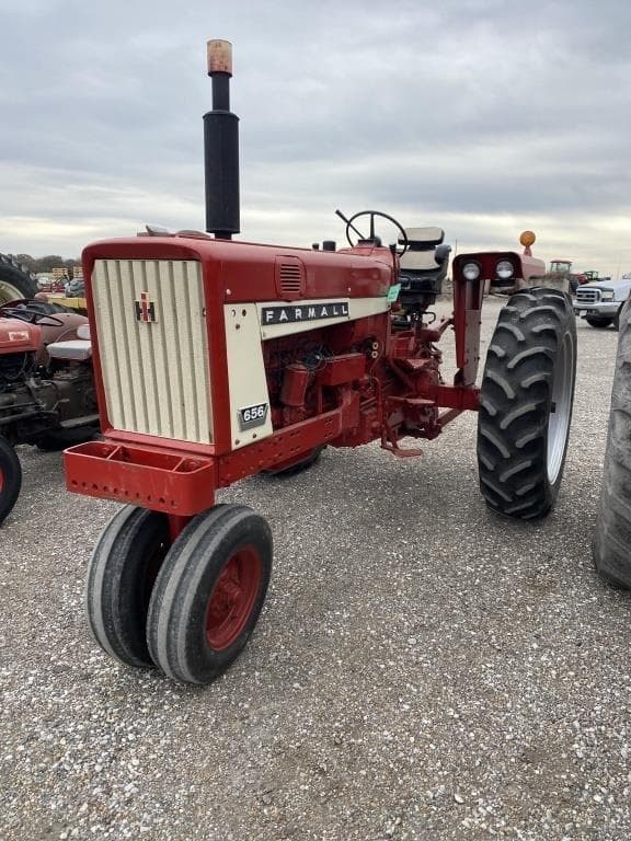 Image of Farmall 656 equipment image 1