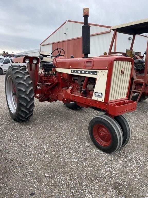 Farmall 656 Equipment Image0