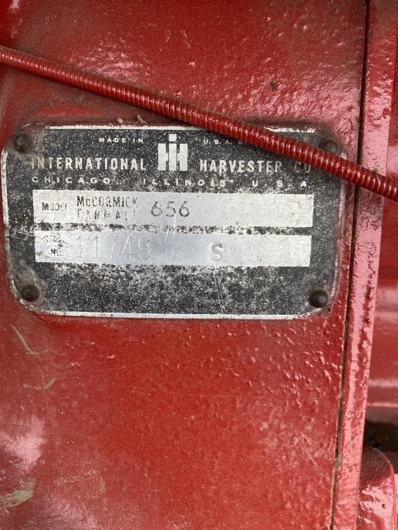 Image of Farmall 656 equipment image 2